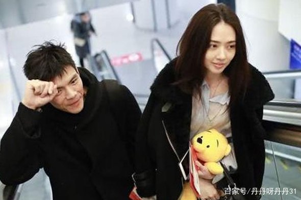 向佐被当众扇耳光，郭碧婷看见后全程脸色神情不好，当时发生了什么事呢？