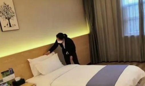 网友反映昆明隔离酒店不开空调，当地有关部门对此作何回应