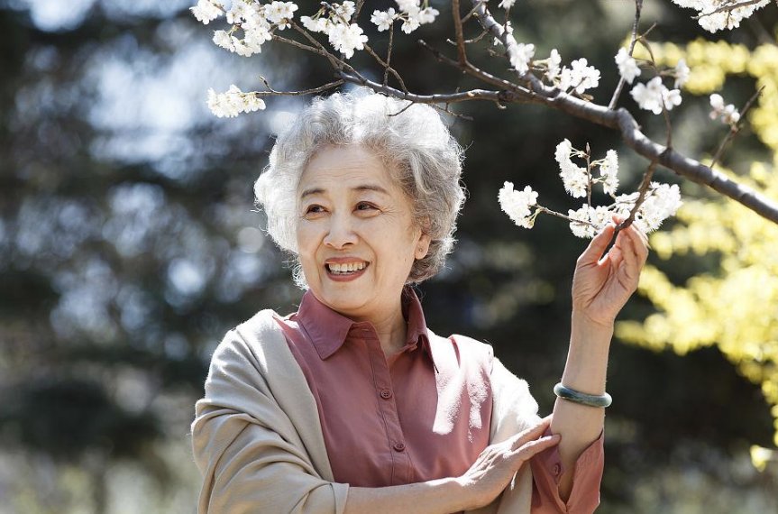 日语中的妈妈桑是什么意思？