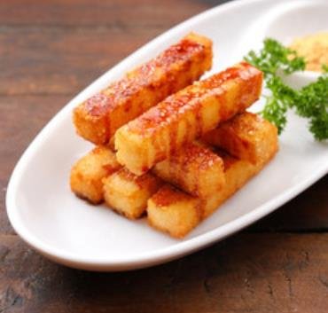 女子晚饭炸糍粑,下锅后全蹦出噼里啪啦像放鞭炮,是哪一环节出了问题?