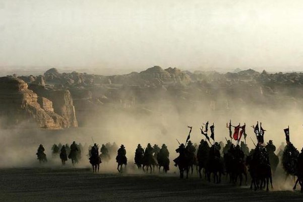 割须换袍的典故是什么意思