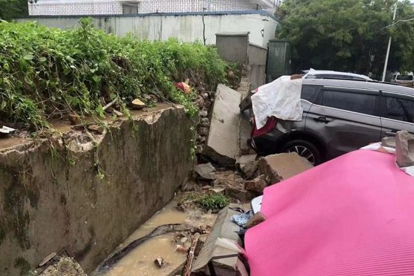 三亚暴雨致机场停飞，市民划船出行！此次暴雨会持续多久？
