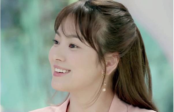 你觉得《太阳的后裔》中的姜暮烟是个怎样的人？