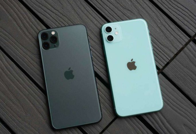 iphone11还送耳机充电器吗