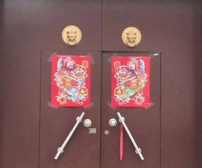 门神怎么贴