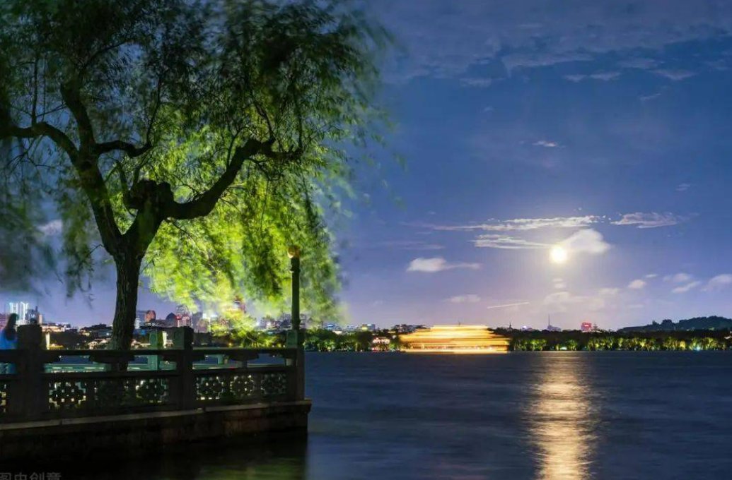 西湖明月出什么生肖？