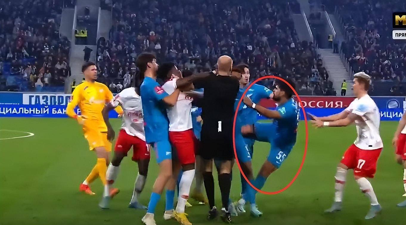 没参加世纪杯的俄罗斯，自家内斗6人染红？事件的详情如何？