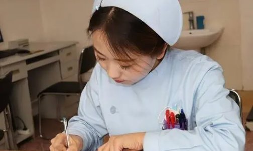 2023护士资格证多少及格