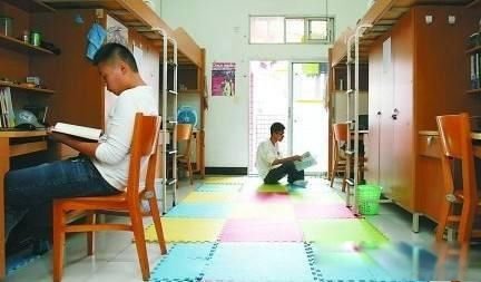 在宿舍里你和舍友都做过什么？