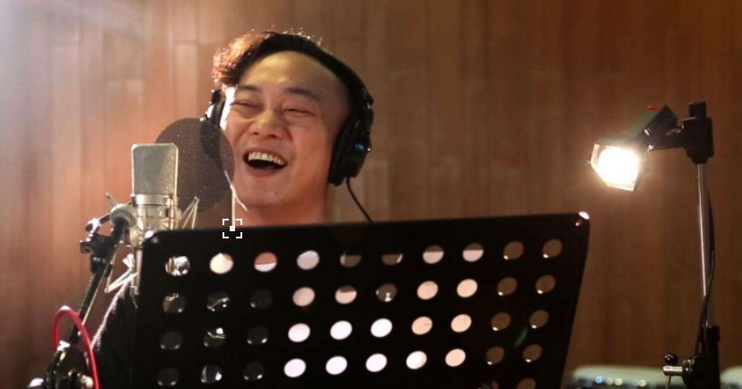 歌词是日后,尽量别叫今天的泪白流,赢得不需要的自由,和最耀眼伤口，是陈奕迅唱的，歌名叫什么