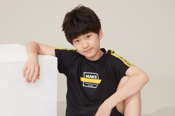 名字字母缩写为“ZYX”的男明星有哪些？