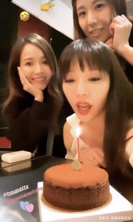 侯佩岑生日,李靓蕾低调点赞送祝福,她们之间的关系如何?