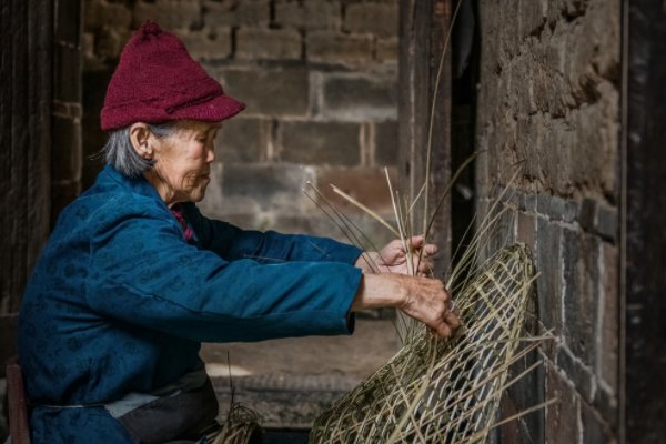 不能经常陪在父母身边，如何更好地满足父母的精神需求？