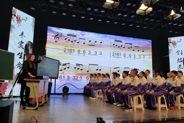 哈尔滨中考录取分数线是多少