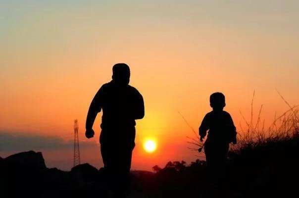 电话里父母总是报喜不报忧，“善意隐瞒”的背后有哪些爱？