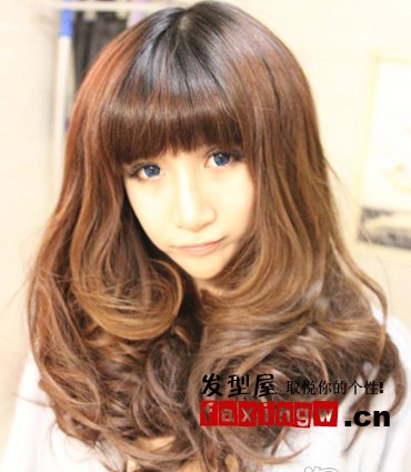 卷发棒卷出梨花头最简单的方法