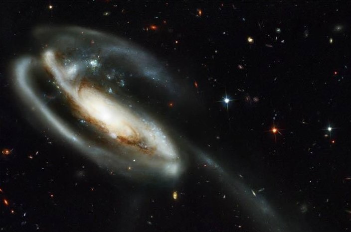 黑洞达到一定极限会爆炸吗