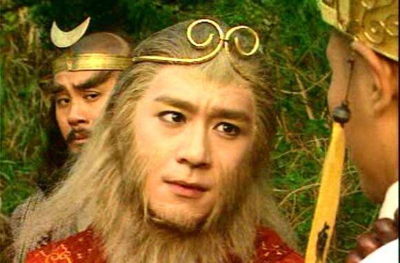 云海翻腾孙悟空，跟天地争霸美猴王那个是第一部