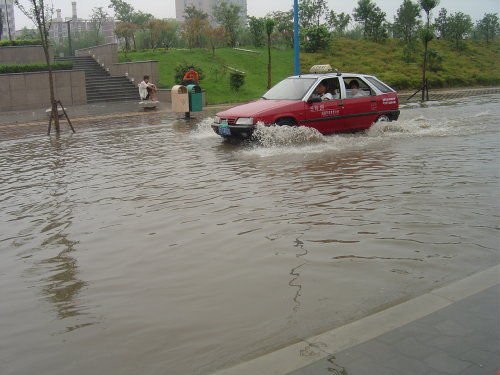 郑州初二学生称,两名同学消失在京广隧道,他们为何会向隧道走去?