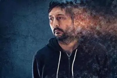 愁肠百结的意思