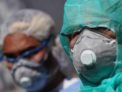 天选护妻人！男子4天贴身照顾确诊妻子仍为阴性，这给予我们哪些启示？