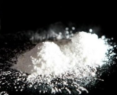 可卡因的颜色通常是。