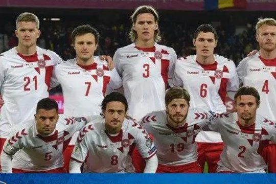 丹麦和法国足球排名