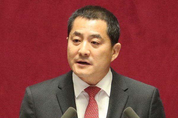 “有人连讲6小时,台下睡一片”,韩国国会的无限制演讲是怎样一种存在?