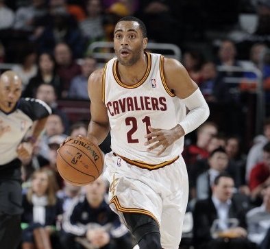 湖人一年合同签下阿里扎和神射手艾灵顿，他们的实力如何？