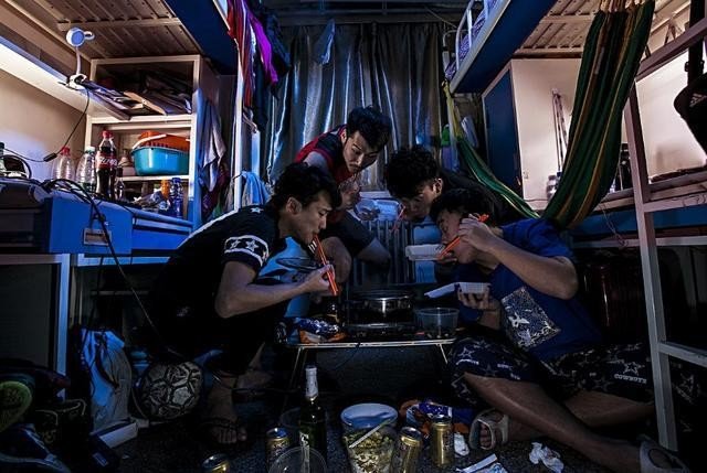 为什么男生宿舍不会有“4个人3个群”的问题?