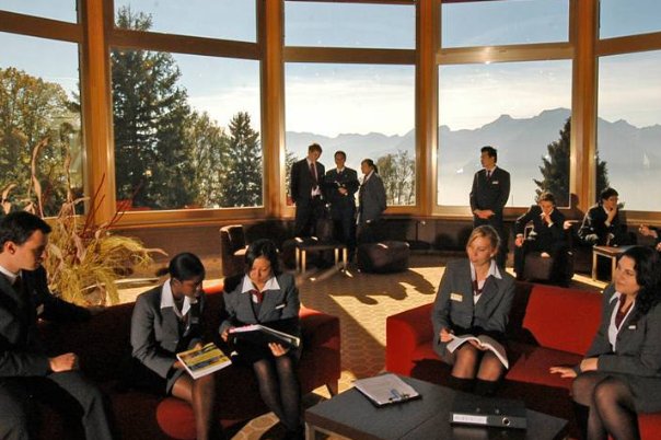 瑞士酒店管理大学世界排名如何？