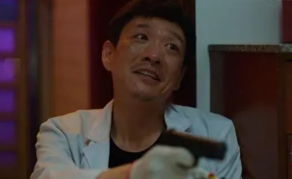 默哥怎么中枪的