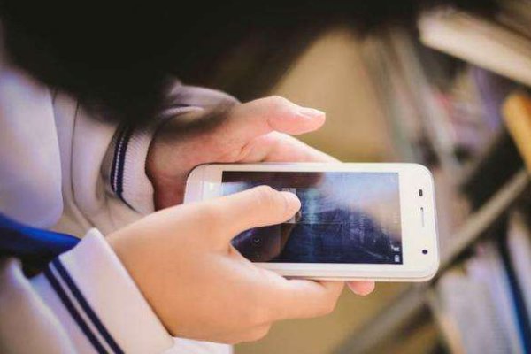 山东一父亲劝在日照上学的女儿别回家，父亲为什么不让女儿回家？