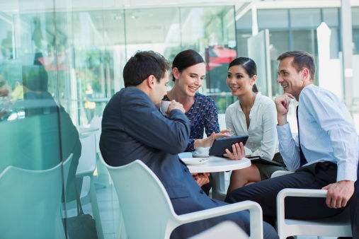 人际交往中，如何快速与领导攀上关系？