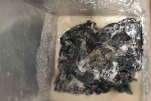 燕塘乳业回应酸奶饮品出现黑色物质，到底生产过程出了什么问题？