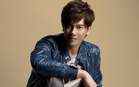 痴心绝对歌词谁写的？