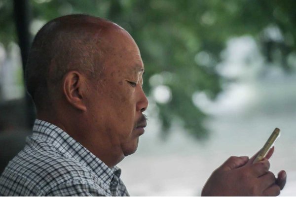 山东一父亲劝在日照上学的女儿别回家,父亲为什么不让女儿回家?