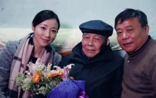 韩雪的爷爷是不是开国大校
