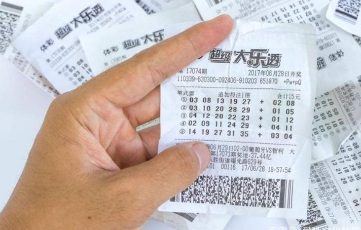 平顶山一彩民喜中711万后一夜没睡,买彩票需要技巧吗?