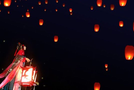 梁启超评 辛弃疾的青玉案元夕 是 