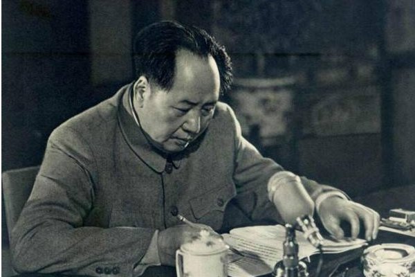 天生一个仙人洞，无限风光在险峰。