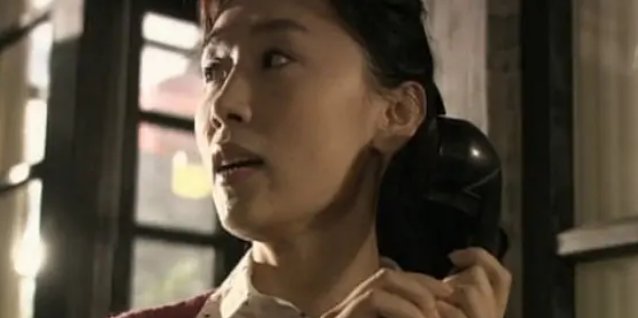 何姗最后跟着谁走了？