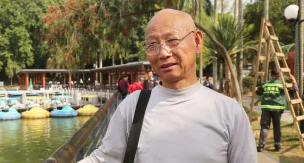 小区电工老周赵美娜的扮演者