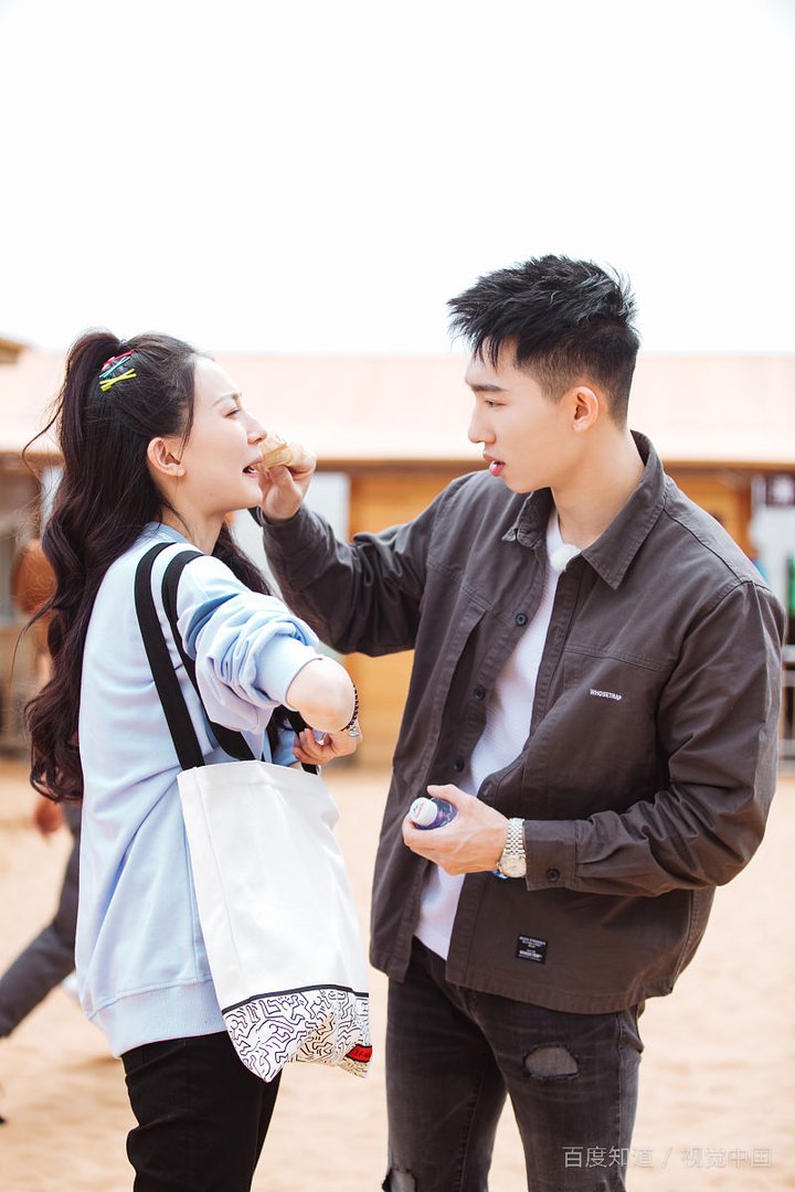 两性交往，男人喜欢女人主动表白吗？