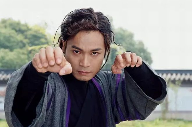 《天下第一》中,云罗和成是非 结婚前成是非逃走了,云罗自杀后,成是非又回来了 是哪集?