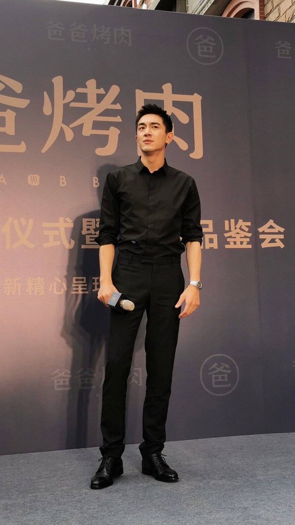 微博里面哪些评论，让你笑出猪叫？