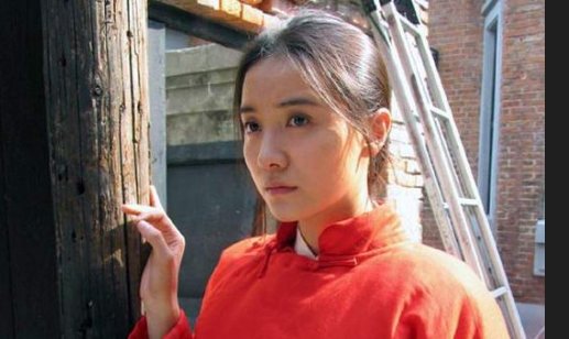 《闯关东》鲜儿被五爷糟蹋被抬回来了吗？