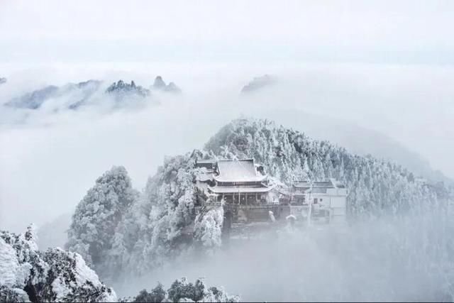 女娲图片真身吓人 关于蛇尾图最早是汉朝出土的