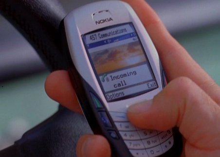 电影《死亡手机》里是什么牌手机？