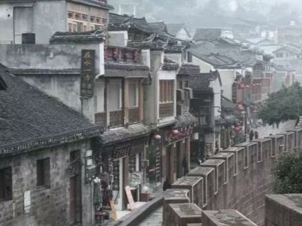 宋徽宗将《千里江山图》送给蔡京在暗示什么?